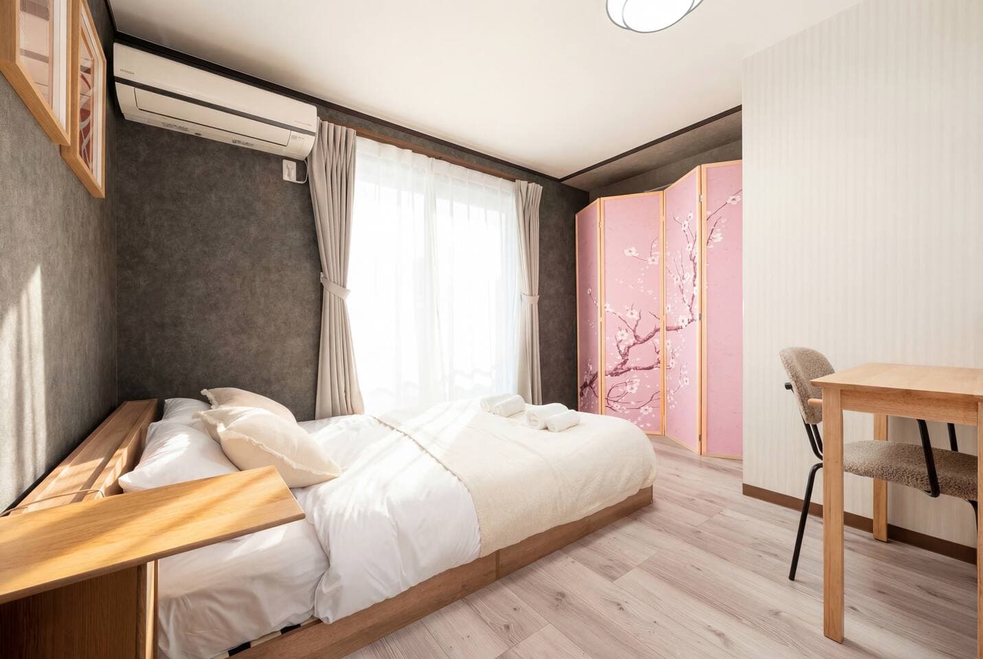 Peaceful Bedroom with Desk｜Perfect for Remote Work｜Soft Lighting & Japanese Décor
