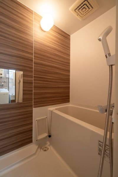 Full bathroom