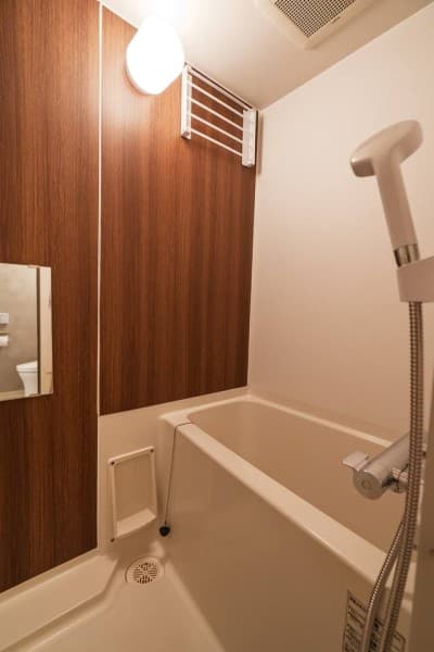 Full bathroom