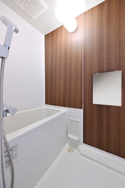 Full bathroom